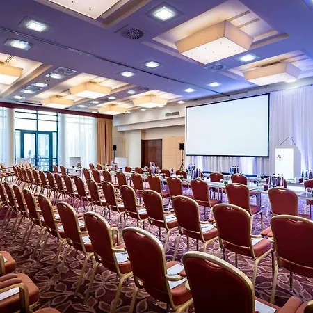 Munich Airport Marriott 4*