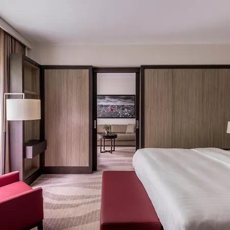 Munich Airport Marriott 4*
