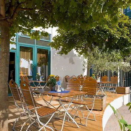 Munich Airport Marriott Hotel 4*