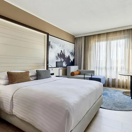 Munich Airport Marriott 4*