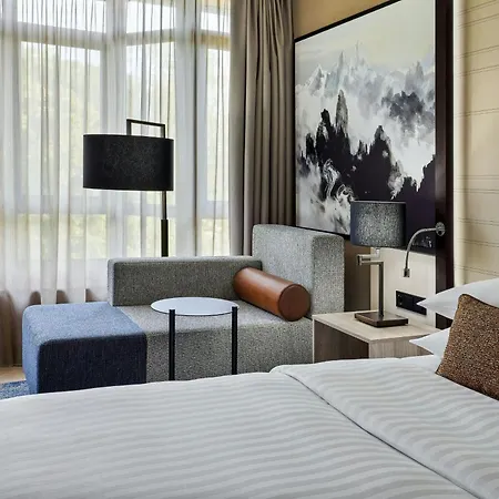 Munich Airport Marriott Hotel 4*
