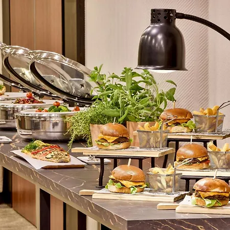 Munich Airport Marriott Hotel 4*