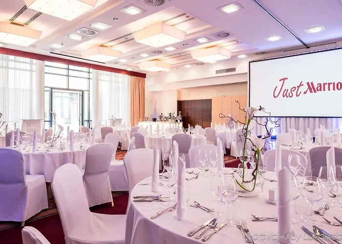 Munich Airport Marriott Hotel 4*